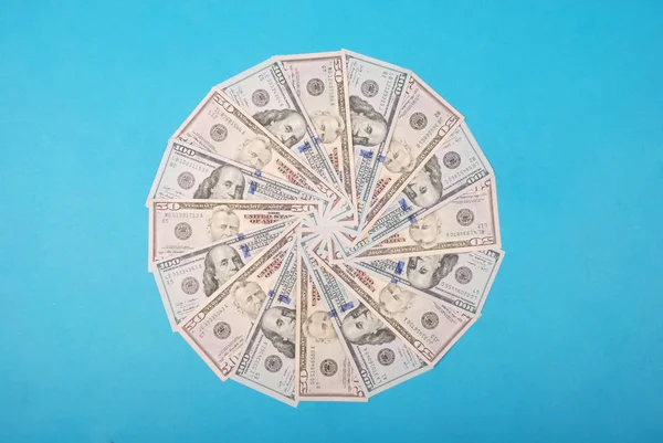 Abstraktes Geld Hintergrund Raster Muster wiederholen Kreis auf grün — Stockfoto