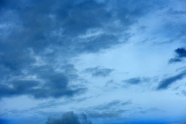 Gökyüzü bulutları ve arka plan. Yüksek çözünürlüklü fotoğraf.