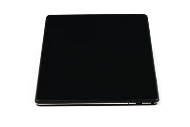 Mobil aygıt tableti beyaz arkaplanda izole edildi. Yüksek çözünürlüklü. Tam alan derinliği.