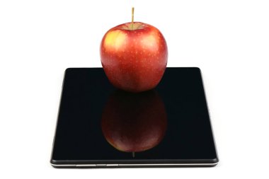 Mobil aygıt tableti beyaz arkaplanda izole edildi. Yüksek çözünürlüklü. Tam alan derinliği.