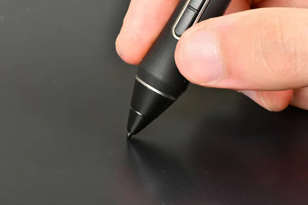 Primo Piano Della Mano Del Designer Con Una Penna Una — Foto Stock