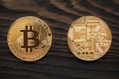 Ahşap masa, elektronik cryptocurrency altın Bitcoin para