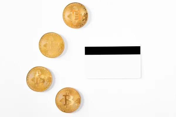 Beyaz Arka Plan Üzerinde Izole Bitcoins Kredi Kartı — Stok fotoğraf