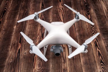 quadcopter dronun hobi için ahşap arka plan ayarla