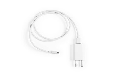Beyaz arka plan üzerinde kablo telefon şarj cihazı