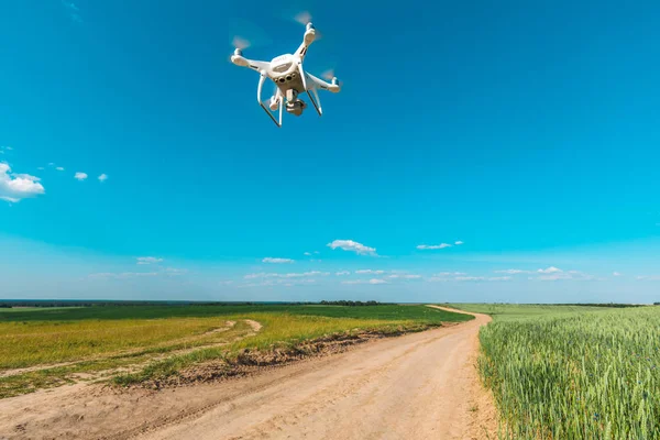 Drone Biały Drona Polu Kukurydzy Zielony — Zdjęcie stockowe