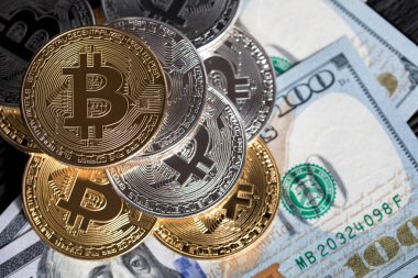 Altın bitcoin sikke ve bize dolar kapatın. Elektronik kripto para