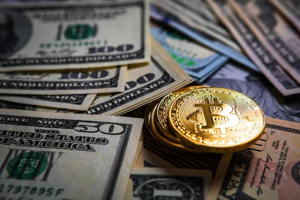 Altın bitcoin sikke ve bize dolar kapatın. Elektronik kripto para