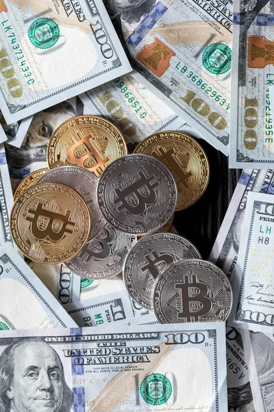Altın bitcoin sikke ve bize dolar kapatın. Elektronik kripto para