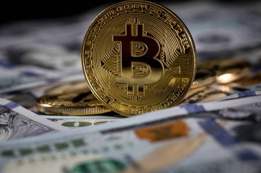 Altın bitcoin sikke ve bize dolar kapatın. Elektronik kripto para