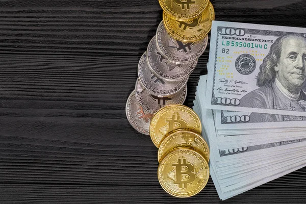 Altın bitcoin sikke ve bize dolar kapatın. Elektronik kripto para