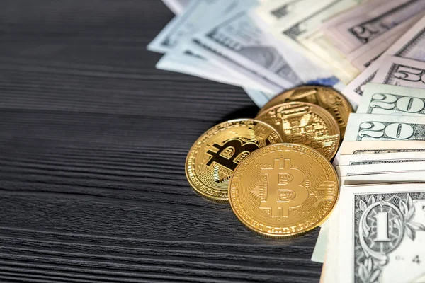 Altın bitcoin sikke ve bize dolar kapatın. Elektronik kripto para
