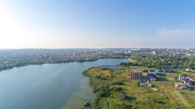 City adlı uçağı günbatımı