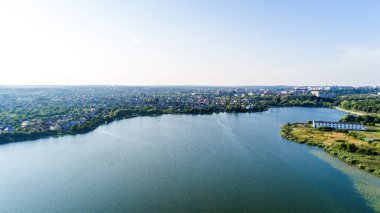 City adlı uçağı günbatımı