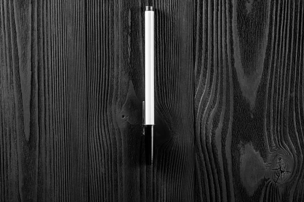 Ручка Ізольована Чорному Дерев Яному Фоні — стокове фото