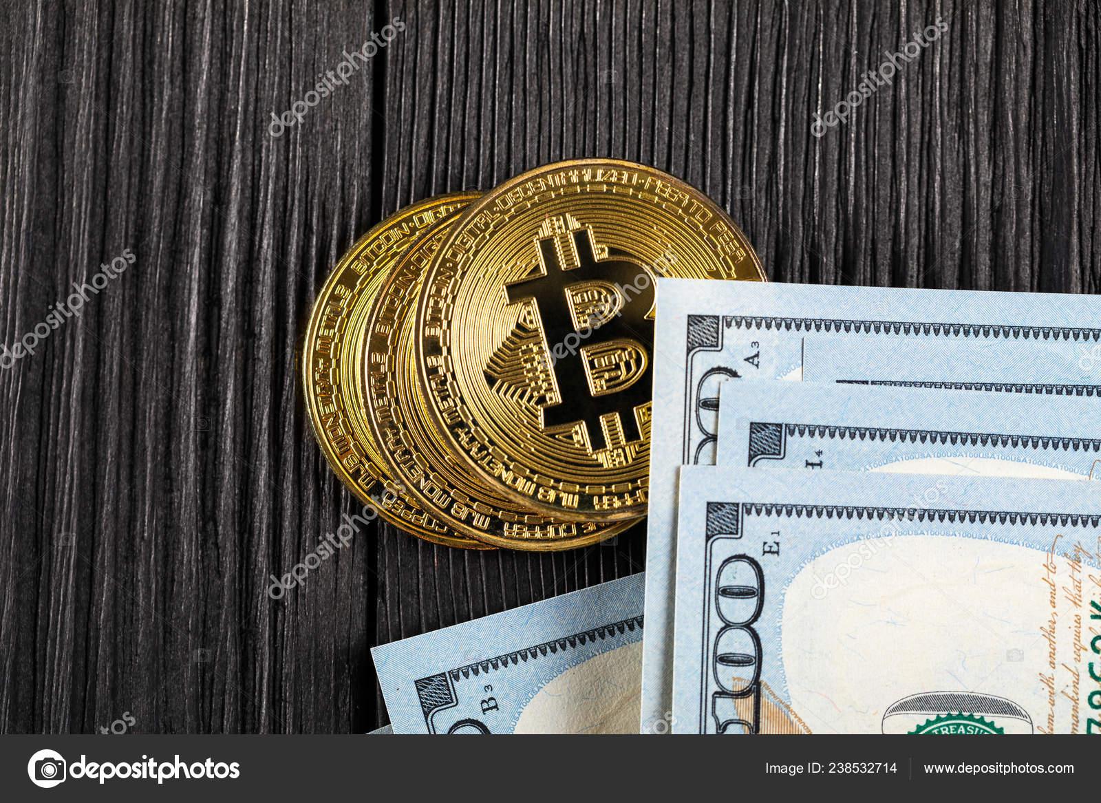 Bitcoin Oro Nosotros Los Dólares Cerca Moneda Criptográfica Electrónica —  Foto editorial de stock #238532714 ©Ivantsov