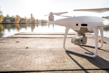 Dijital kamera, arka plan bulanıklık nehirde Uçak Helikopter