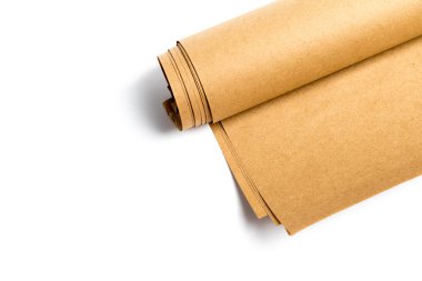 beyaz bir arka plan üzerinde izole sarı kraft kağıt