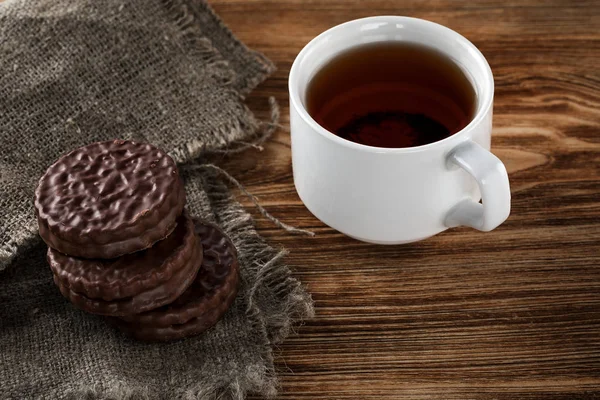 Chocolate Chip Cookies Mug Tea White Wooden Table — Stock Photo, Image