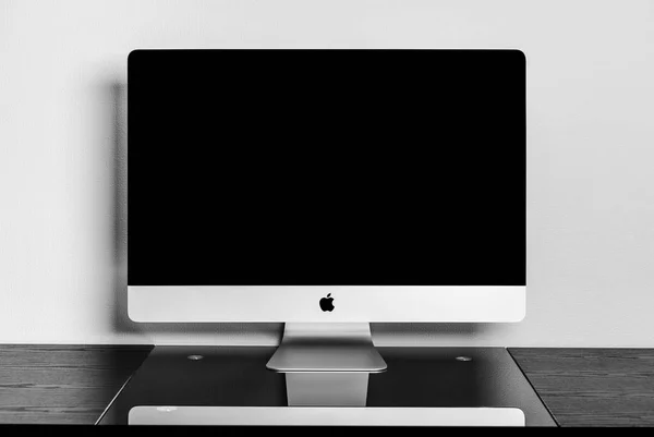 Ukrayna Rovno Ocak Apple Computer Imac Retina Ekran Klavye Büyü — Stok fotoğraf