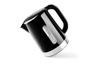 beyaz izole siyah elektrikli su ısıtıcısı