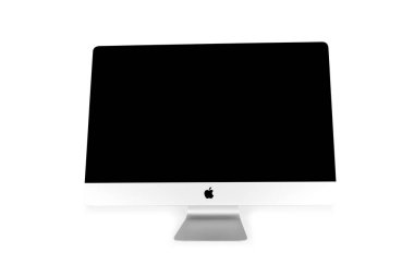 Ukrayna, Rivne, 4 Mart, 2019. Apple Computer imac 27 retina ekran 5k klavye ve sihirli fare beyaz bir arka plan üzerinde izole