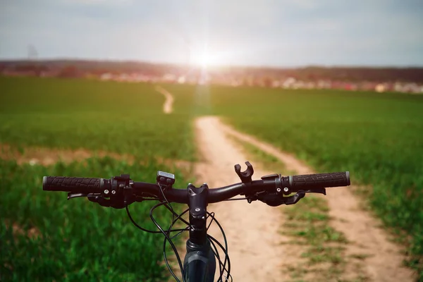 Fahrrad Auf Der Feldstraße — Stockfoto