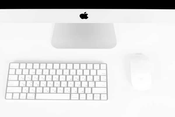 Ukraina Rivne Marca 2019 Komputer Apple Imac Retina Wyświetlacz Klawiatury — Zdjęcie stockowe