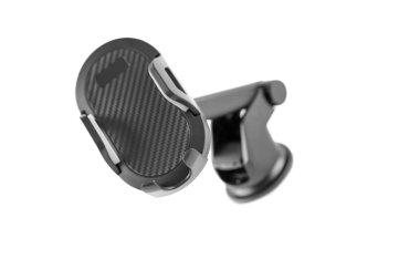 Beyaz arka planda arabada mobil cihaz