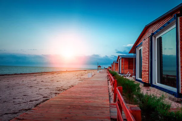 Huis op het strand aan zee — Stockfoto