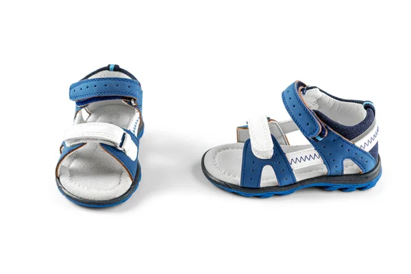 Σανδάλια παπουτσιών μπλε παιδιών. Απομονωμένος σε λευκό. — Φωτογραφία Αρχείου