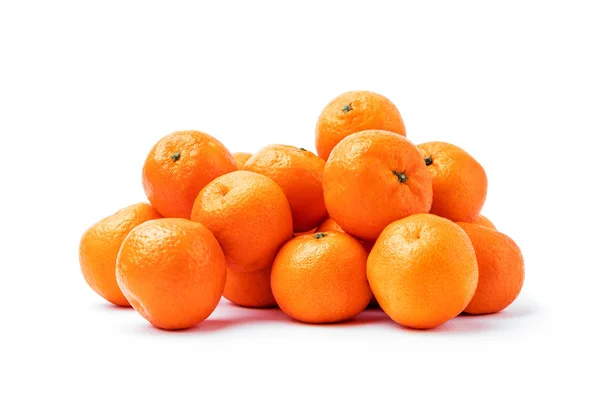 Moget mandarin citrus isolerad på vit bakgrund — Stockfoto