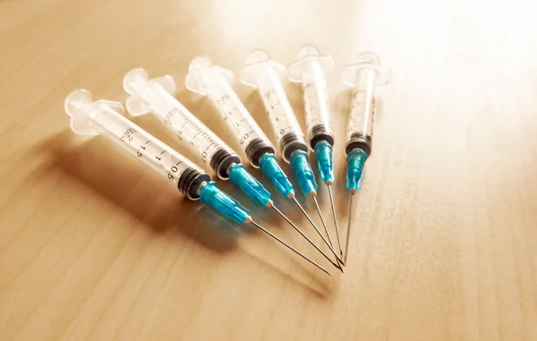 Medical Syringes Table — Stock Photo, Image