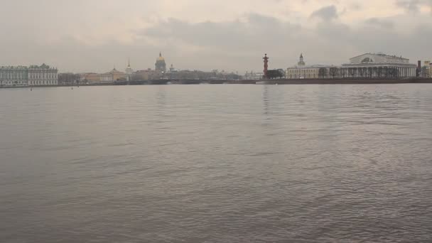 Klassisk Utsikt Över Sankt Petersburg Pilen Vasiljevskij Island Amiralitetet Isaac — Stockvideo