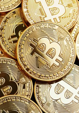 Altın Bitcoin closeup yığını