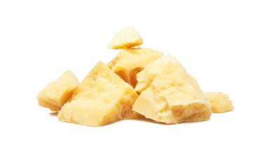 beyaz izole parmesan peyniri