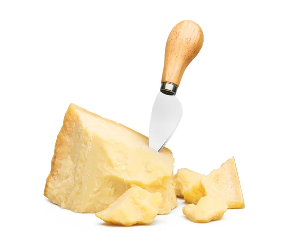 Formaggio parmigiano isolato su bianco — Foto Stock