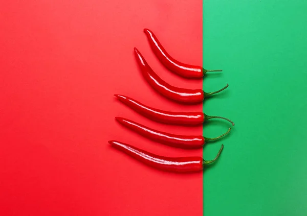 Pimenta Quente Vermelha Fundo Vermelho Verde — Fotografia de Stock