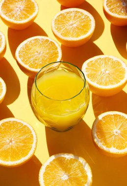 Portakal suyu ve portakal suyu.