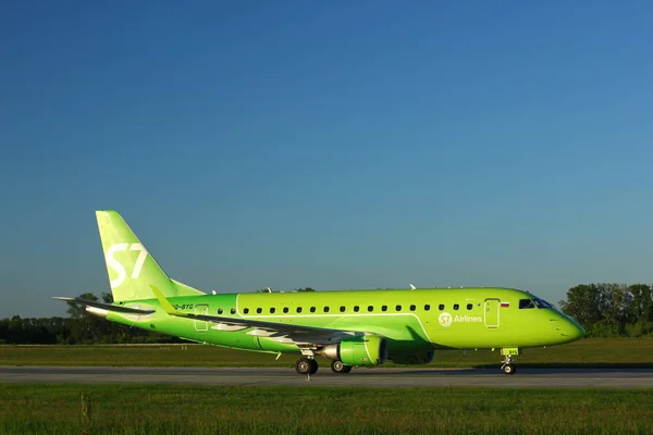 Novosibirsk Juillet Embraer Erj 170 Byg Des Compagnies Aériennes Circulant — Photo