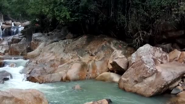 Водопад Отдых Вьетнаме — стоковое видео
