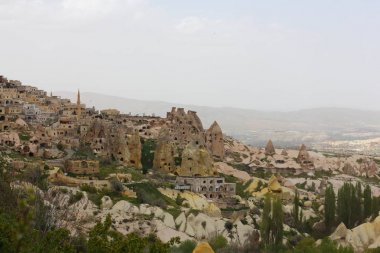 Kapadokya, Türkiye. Güvercinler vadisi. Antik kale Uchisar.