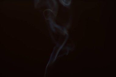 Siyah arka planda duman. Hareket bulanıklığı. Tasarımınız için Duman Katmanı.