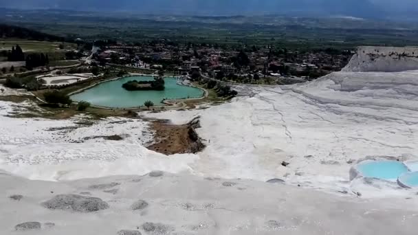 Denizli Turquia Maio 2019 Multidão Turistas Caminhando Banhando Terraço Travertinos — Vídeo de Stock