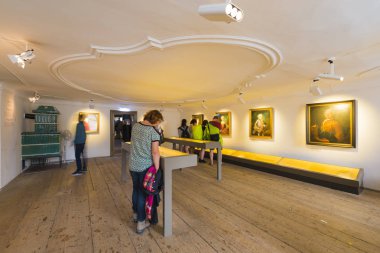 Salzburg, Avusturya - 30 Temmuz 2014: Salzburg, Avusturya Mozart'ın doğum yeri iç (Mozart Geburtshaus)