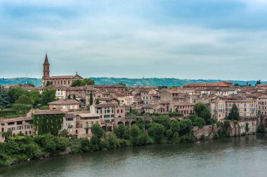 Tarn Albi Tarn bölgesinde, Midi Pyrenees, Fransa geçen nehir