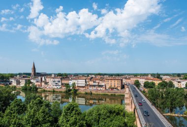 Montauban 'daki Pont Vieux köprüsü, Tarn et Garonne, Midi Pyrenees, Fransa
