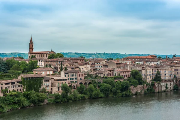 Tarn Albi Tarn bölgesinde, Midi Pyrenees, Fransa geçen nehir