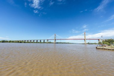iki Askılı yol ve köprü Arjantin, parana Nehri zarate, buenos aires ve brazo largo, entre rios şehirleri arasında geçiş zarate brazo largo köprüler vardır.
