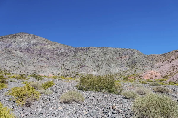 Los Colorados Ścieżki Mieście Purmamarca Pobliżu Cerro Los Siete Colores — Zdjęcie stockowe